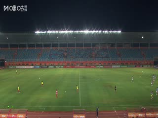 美女无码无内衣